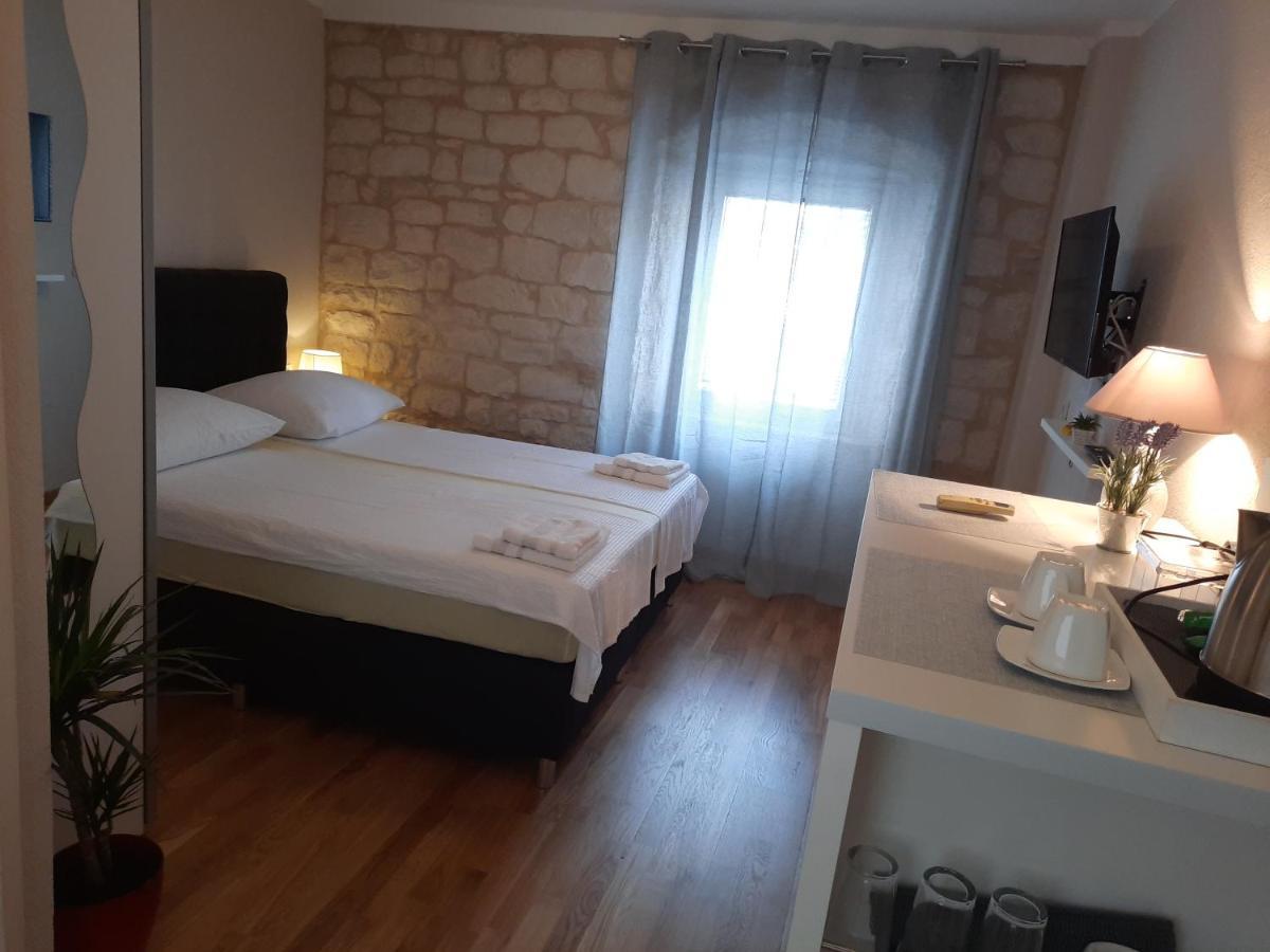 Room No3 Trogir Kültér fotó